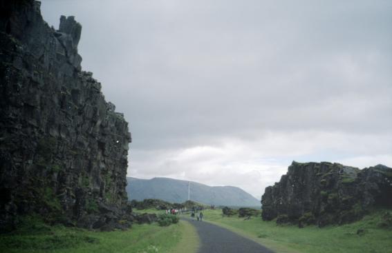 The path by the flagpole at ingvellir